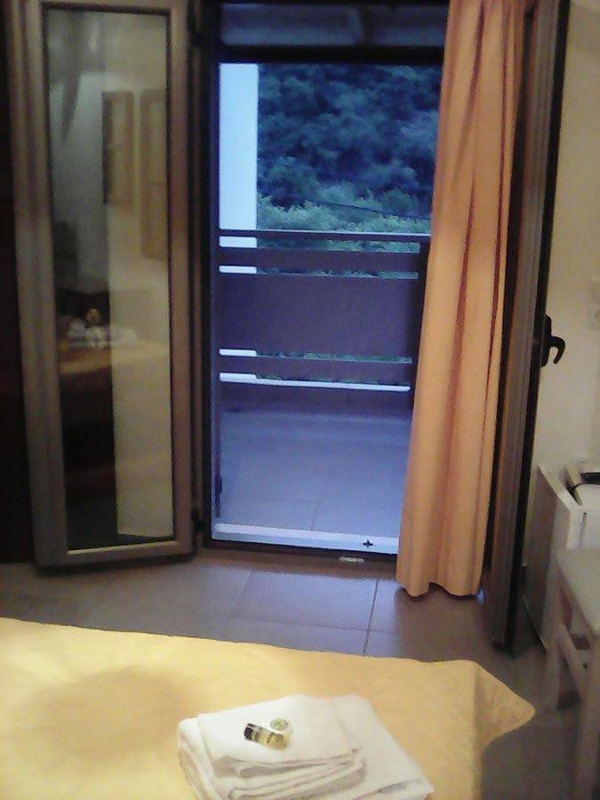 To Greki Hotel Livartzi Ngoại thất bức ảnh